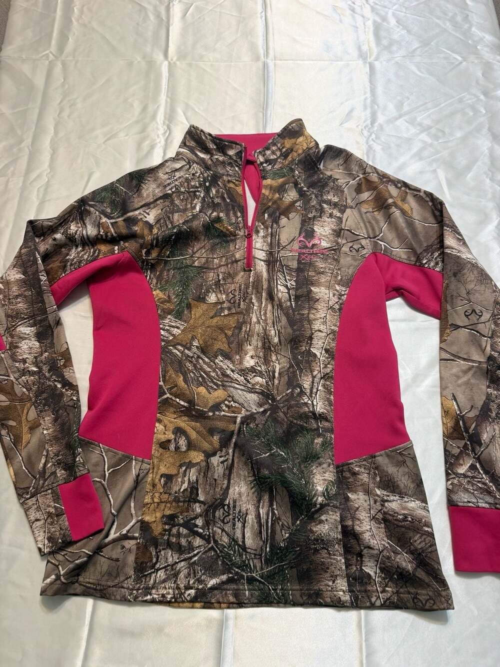 Realtree Women's Xtra Camo 1/4 Zip Pullover Jacket Medium Pink Accent